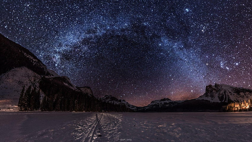 Soğuk bir kış gecesinde Emerald Lake'de gece gökyüzü [OC, winter emerald lake HD duvar kağıdı
