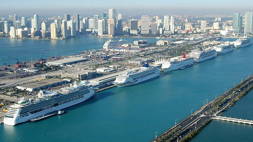 Kapal Turis Pelabuhan Miami Wallpaper HD