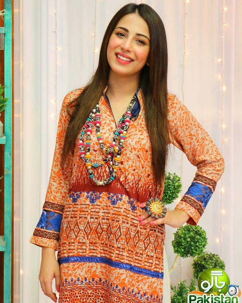 Pin by AFSHA on pakistani celebrities | Pakistani hair, Eid hairstyles,  Hair styles