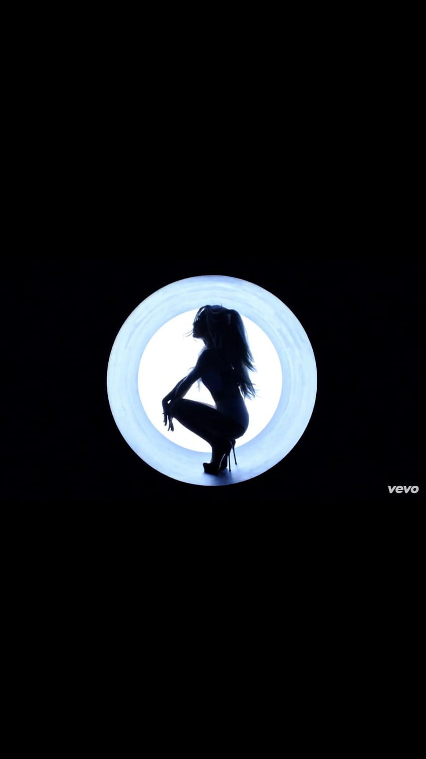 Ariana Grande'nin Müzik Videosu'ndan Odaklanma HD telefon duvar kağıdı