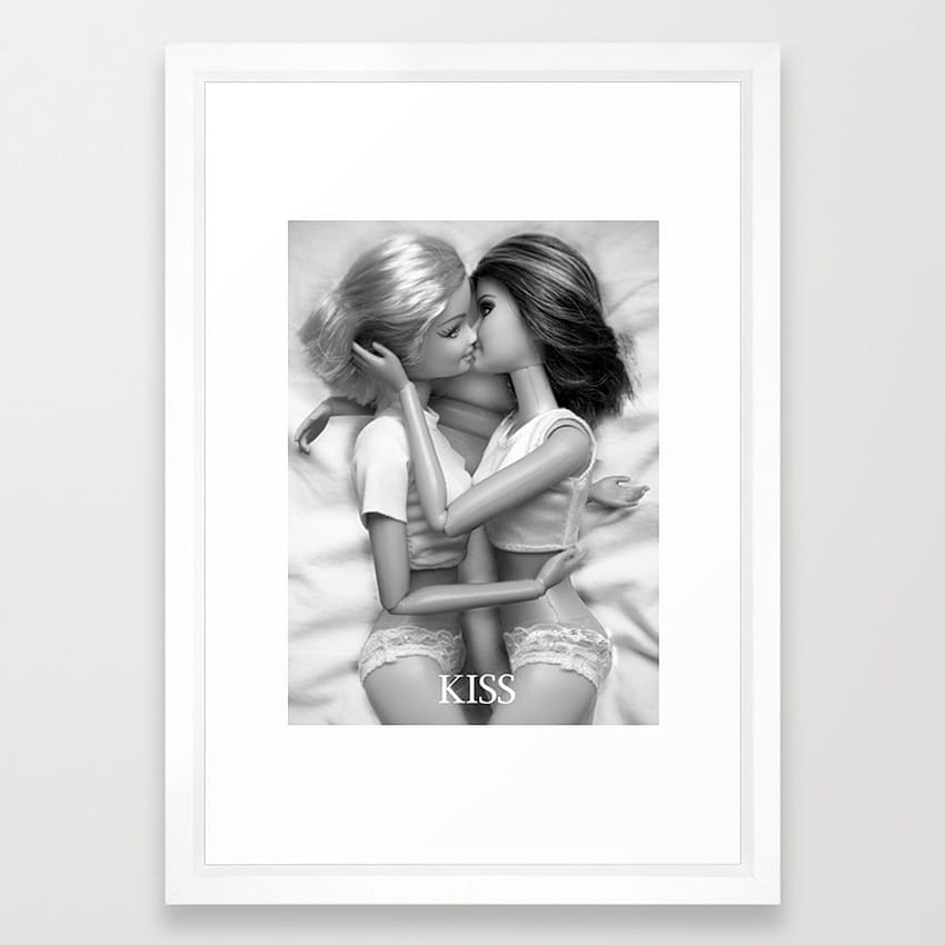 Barbie Lesbian KISS Framed Art Print by janehazlewood, lesbian aesthetic black and white HD phone wallpaper