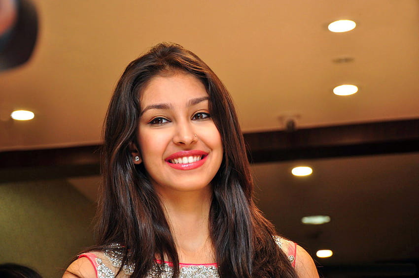 Navneet Kaur Dhillon, 'LoveShhuda' Actress Bio & Unseen Cute Pics HD wallpaper