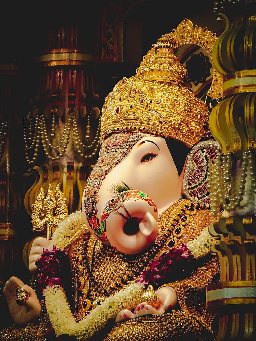 Estatuilla de Lord Ganesha - Multitud, dagadusheth fondo de pantalla del teléfono