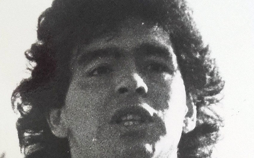 El día que Diego quiso ser Gerd Müller – Líbero, maradona black and white Sfondo HD