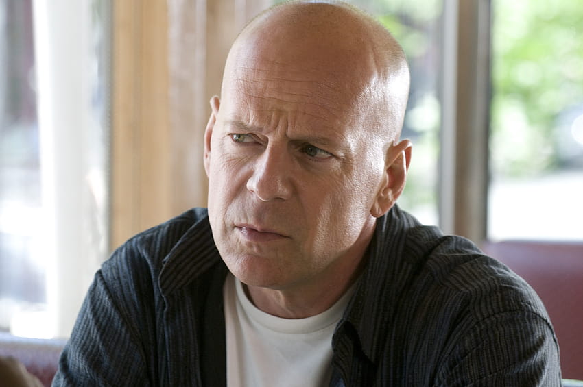 569375 Bruce Willis, actor, Hollywood, hombre, pensativo, celebridad, calvo, hombre calvo fondo de pantalla