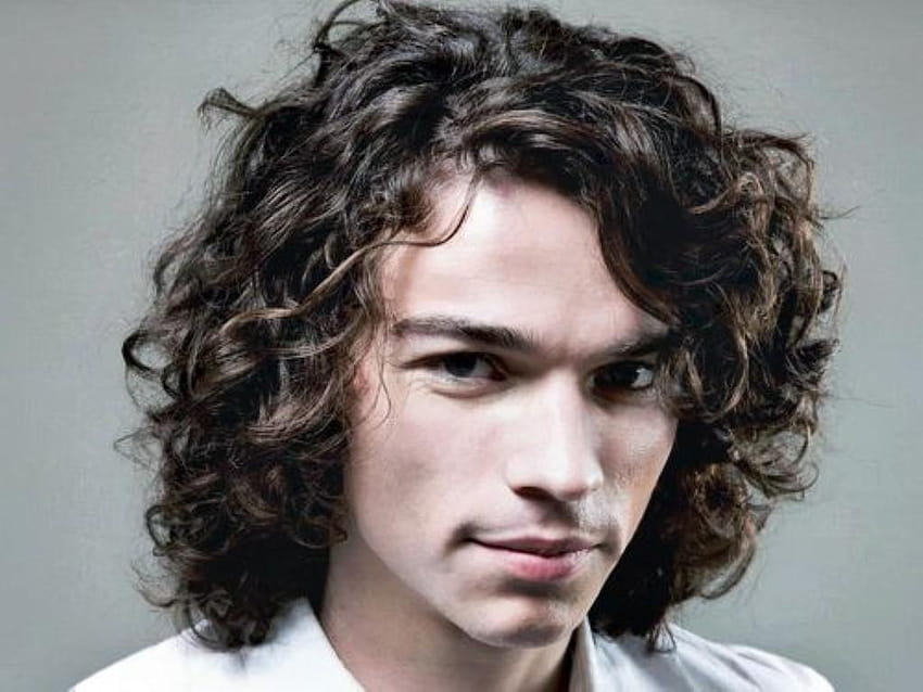 30 Trendy Curly Hairstyles For Men 2022 Collection  Hairmanz