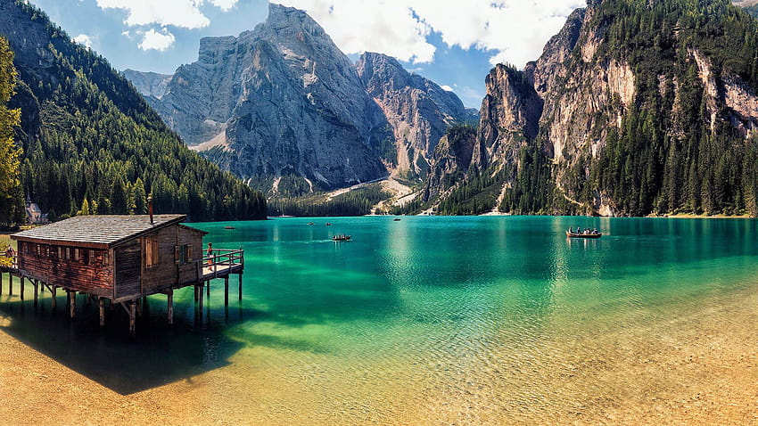 Pragser Wildsee Italia Blue Mountain Lake Clear Water Casa de madera, barco montañas lago agua fondo de pantalla