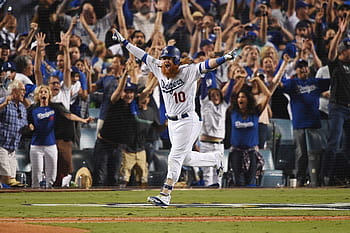 Dodgers Tailgate on X: Wallpaper Wednesday: Cody Bellinger & Justin  Turner #LABleedsBlue #BringItHome #HollywoodLifestyle   / X