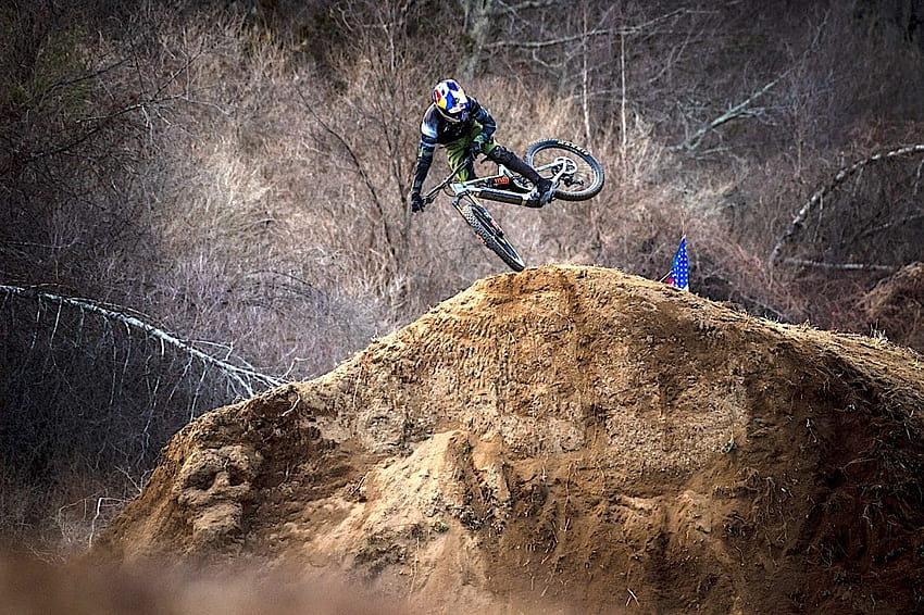 Commencal Bicycles Welcomes Aboard Aaron Chase – Mountain Bike Action Magazine, canyon sender HD wallpaper