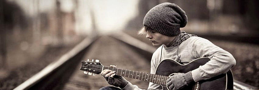 Момче с китара Facebook Cover HD тапет