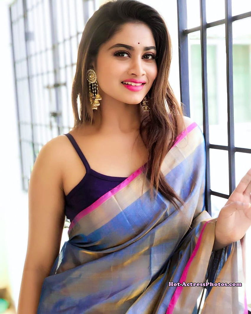 Shivani Narayanan Hot In Saree HD phone wallpaper