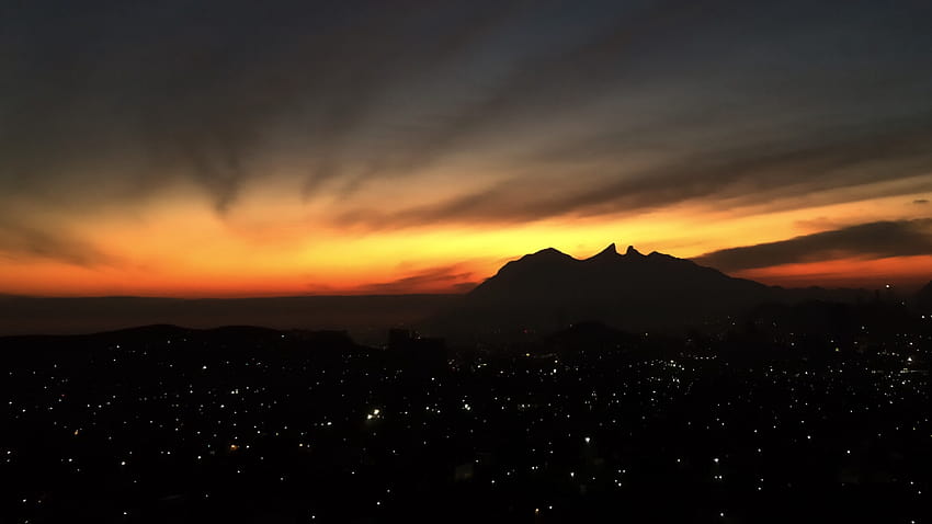 Elevation of Cerro de la Silla, Nuevo Leon, Mexico HD wallpaper