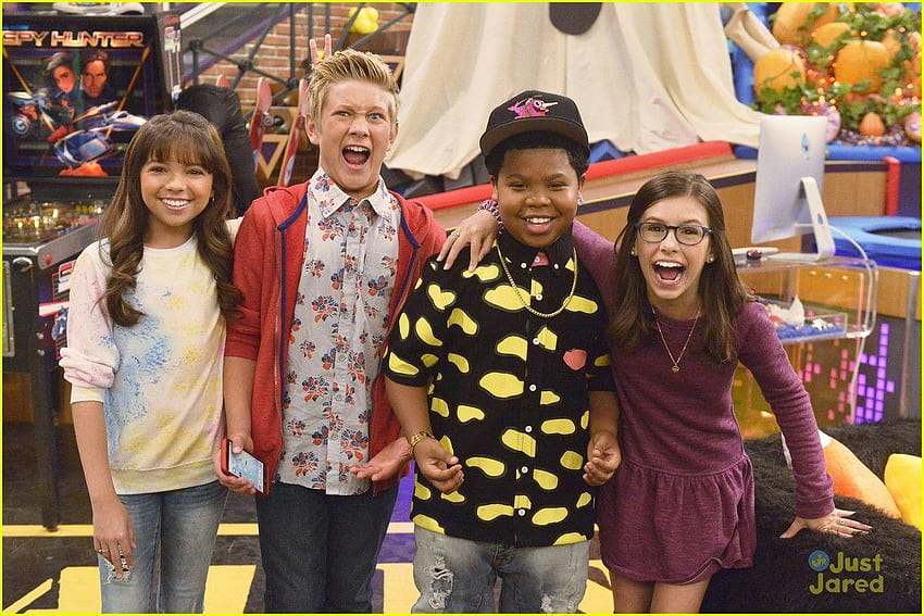 Download Kenzie Holding Babe Game Shakers Wallpaper