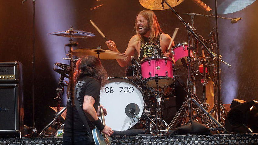 Foo Fighters' drummer Taylor Hawkins dies while band is on tour HD wallpaper