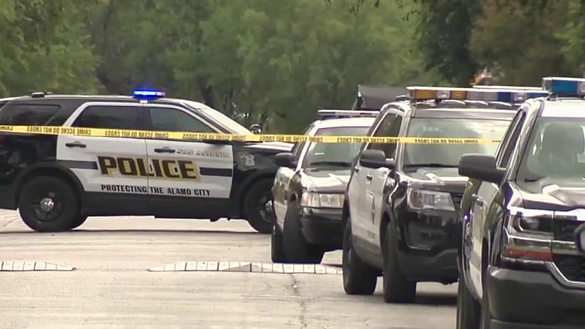 La policía de San Antonio dispara y mata a un hombre después de que supuestamente alcanzó el arma de un oficial, dice el jefe, departamento de policía de san antonio fondo de pantalla