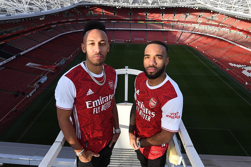 Arsenal wypuszcza zestaw domowy adidas 2020/2021, zespół Arsenalu 2021 Tapeta HD