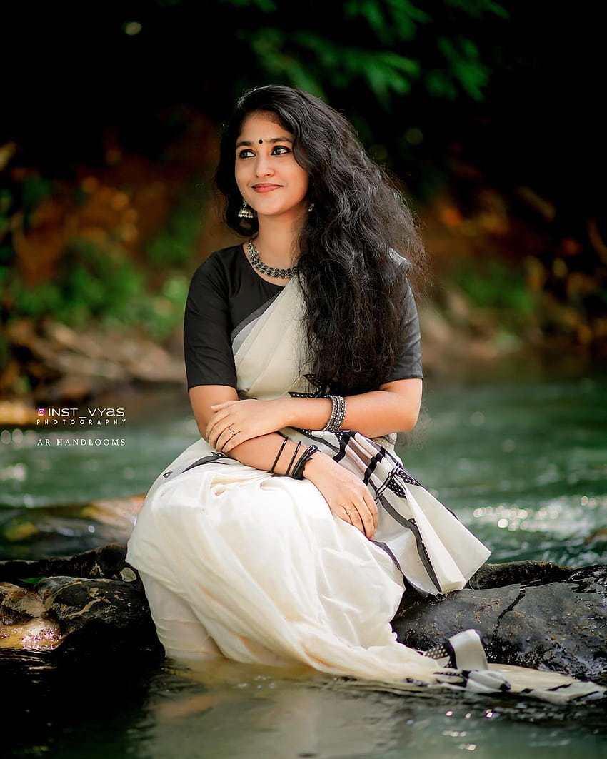 Malayalam-Schauspielerin Kalyani Anil neuer Saree heiß : , Stills, First Look Poster von Malayalam-Schauspielerin Kalyani Anil neuer Saree heißer Film HD-Handy-Hintergrundbild