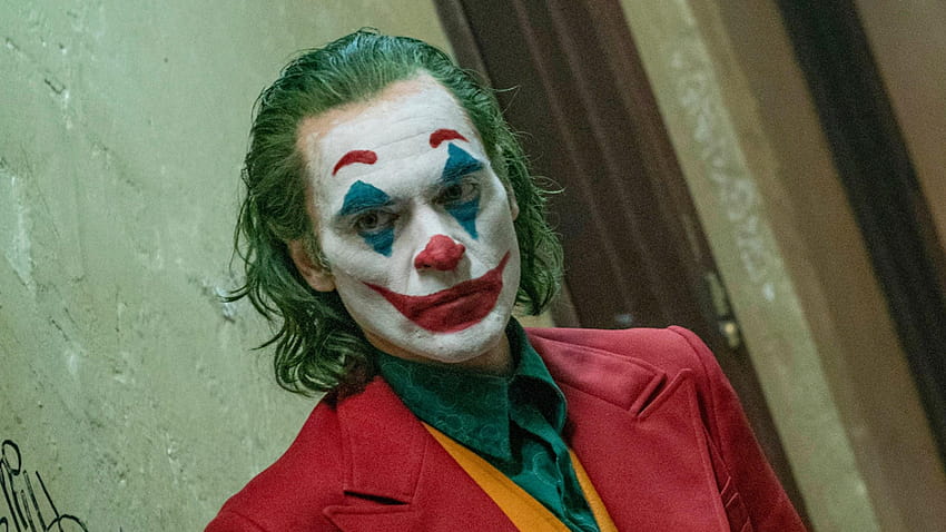 The Implausibility of Joaquin Phoenix's Unrealistic Joker, joaquin joker HD wallpaper