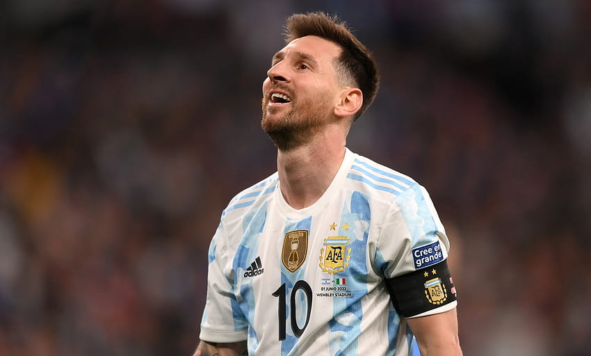 リオネル・メッシがアルゼンチンにインスピレーションを与え、2022年のアルゼンチン対イタリアの決勝戦の栄光に 高画質の壁紙