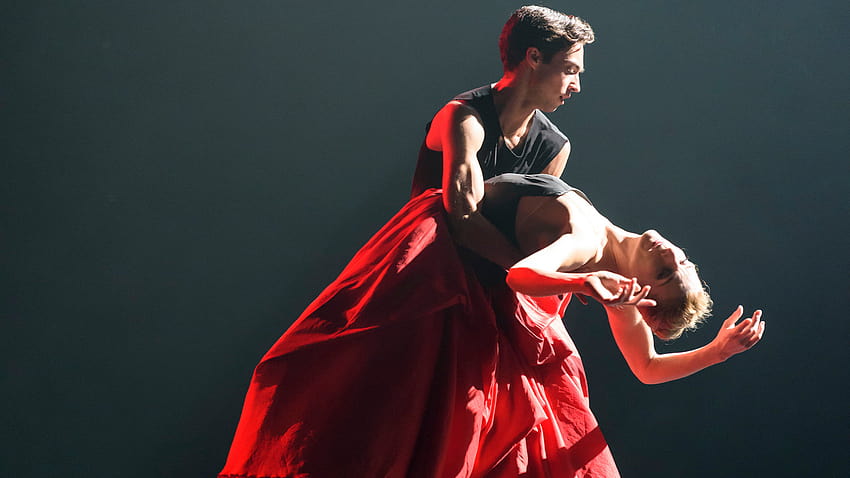 Review: Liam Scarlett's 'Symphonic Dances' Celebrates a Ballerina, dance lifts HD wallpaper