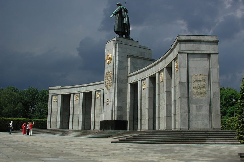 : architecture, USSR, World War II, Berlin, Soviet Union, monument, memorial, landmark, facade, tourist attraction, 1800x1195 px 1800x1195 HD wallpaper