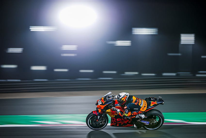 Oliveira ist Top-Qualifikant, während die MotoGP™ über die erste Qualifikation von 2021, motogp21, verhandelt HD-Hintergrundbild