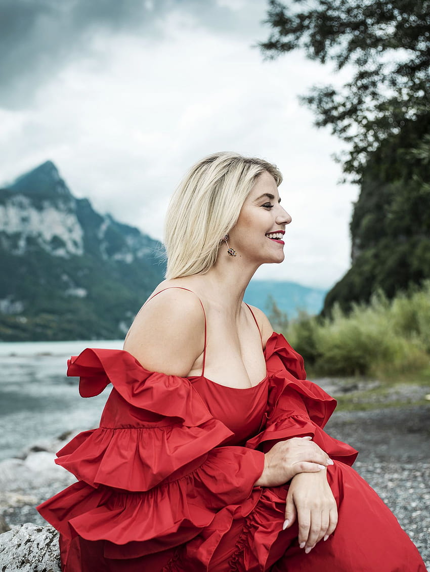 Beatrice Egli, swiss singer, at Walensee. Cover shoot. Client: Bunte using allyou HD phone wallpaper
