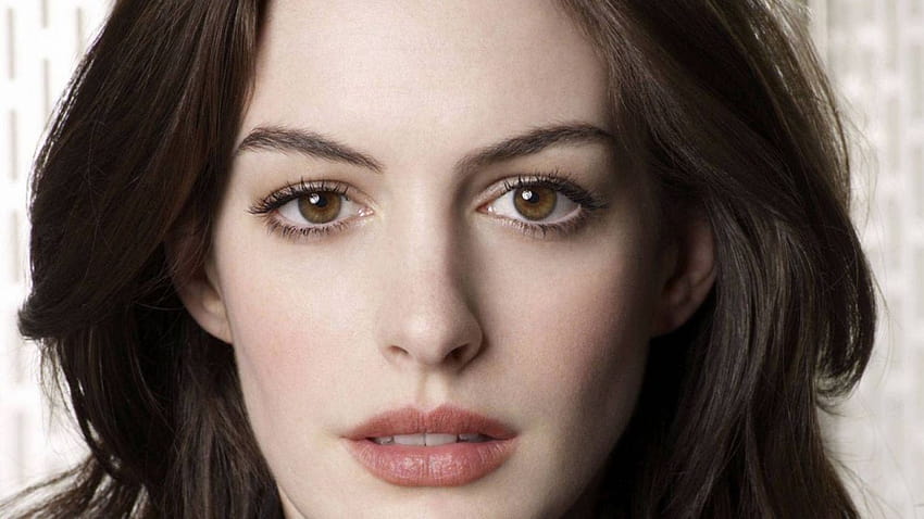 Brunettes women Anne Hathaway actress brown eyes Academy Award Winner, brown eyes women HD wallpaper