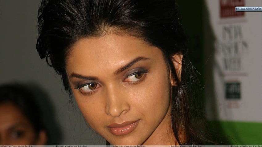 Deepika Padukone Looking Side Face Closeup, deepika padukone close up HD wallpaper