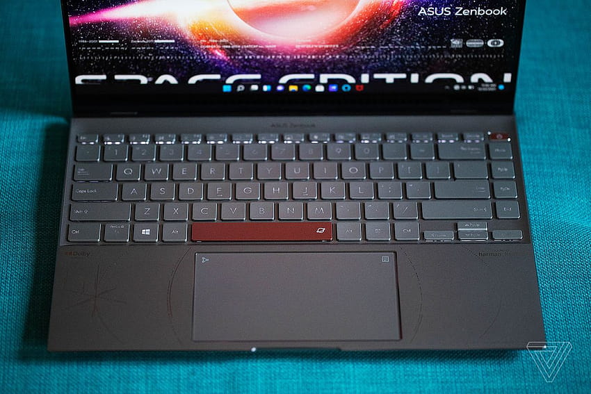 ASUS bringt das Zenbook 14X OLED Space Edition mit dem Mini-OLED-schirm auf dem Deckel auf den Markt HD-Hintergrundbild