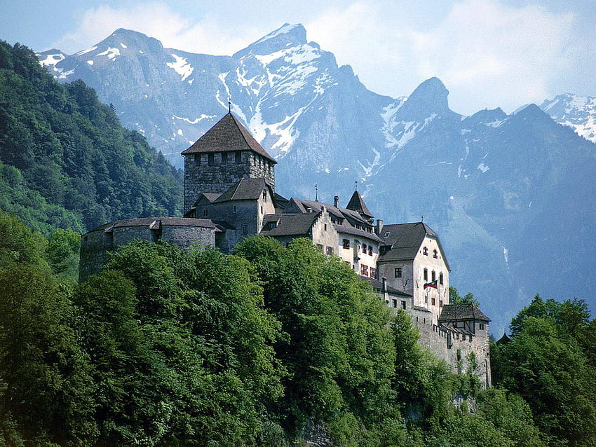 Kastil Vaduz, Liechtenstein Wallpaper HD