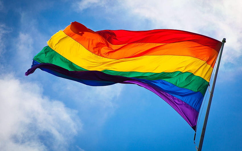 bendera kebanggaan gay pelangi awan langit berwarna-warni san francisco berangin, latar belakang bendera kebanggaan gay Wallpaper HD