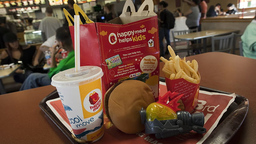 McDonald's to offer more sustainable Happy Meal toys by end of 2025 HD wallpaper
