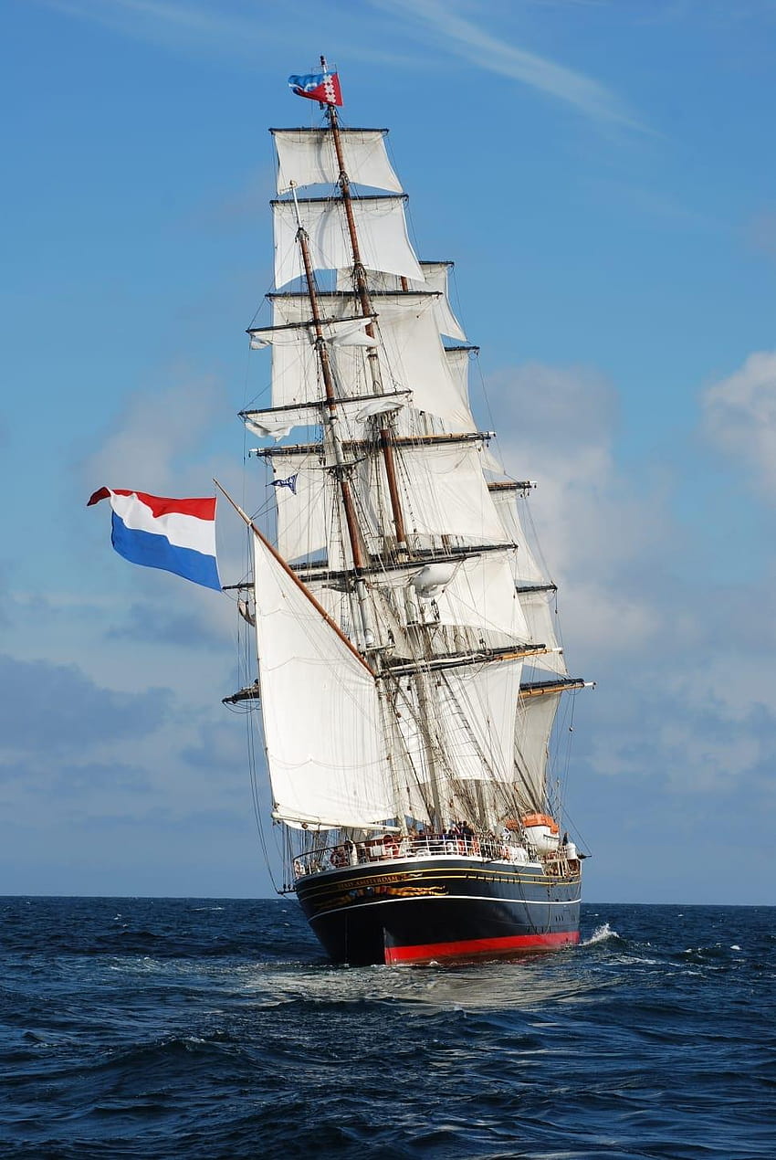 Schwarz-weißes Segelschiff, weiße Segel HD-Handy-Hintergrundbild