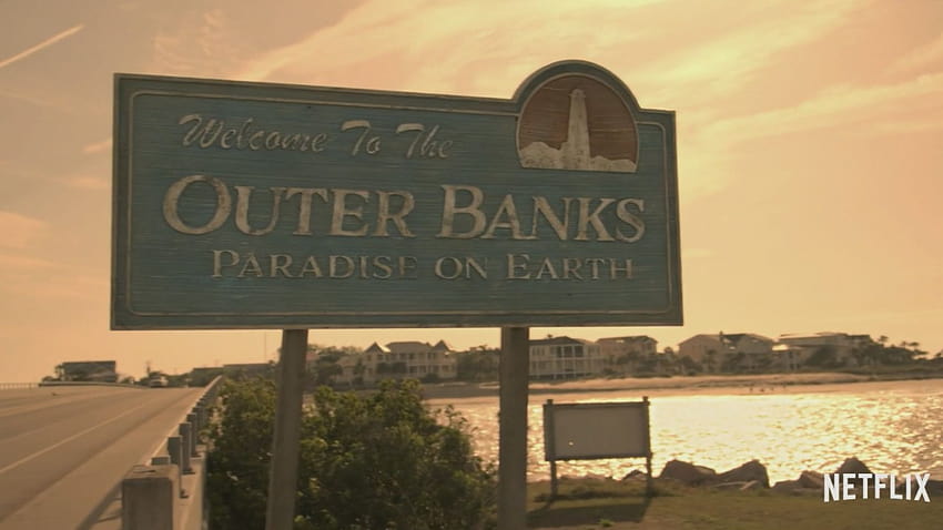 Il creatore di Outer Banks di Netflix parla dell'uscita dello show Sfondo HD