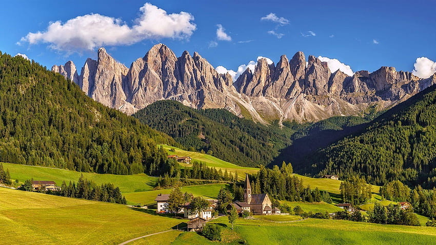 Fondos de pantalla Italia, Tirol del Sur, Dolomitas, pueblo, hierba papel de parede HD