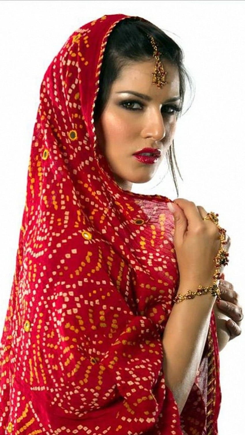Actriz Sunny Leone Sari rojo enojado, Sunny Leone Sari fondo de pantalla del teléfono