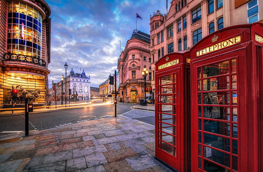 Iconic London UK czerwona budka telefoniczna zabawka 1920x1256 Tapeta HD