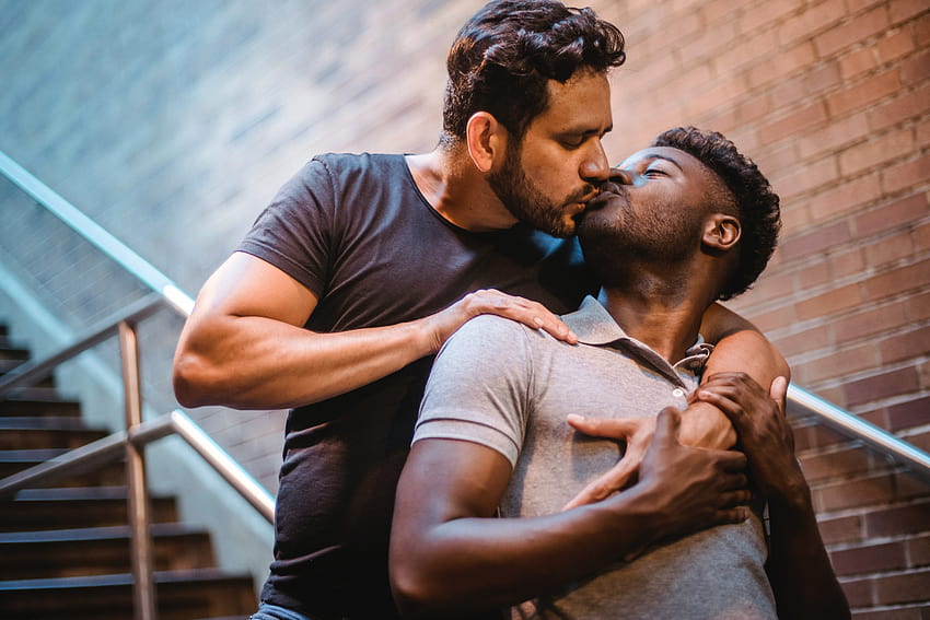 Dua Pria Berciuman · Stok, pasangan gay berciuman Wallpaper HD