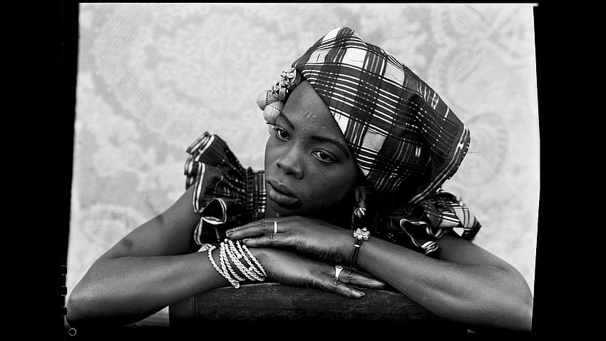 El fotógrafo Seydou Keïta en el Grand Palais de París fondo de pantalla