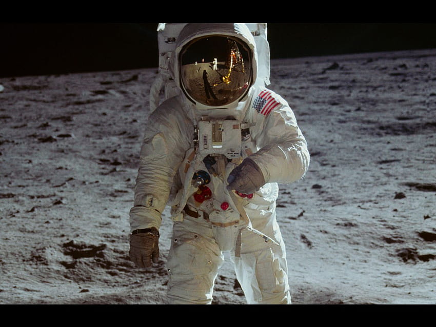 Apollo 11 incelemesi: aya inişini görmenin gerçekten çarpıcı yeni bir yolu HD duvar kağıdı