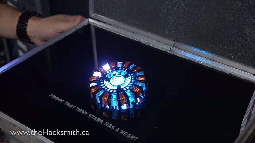 Този човек построи свой собствен дъгов реактор Iron Man, за да зареди своя компютър за дизайн на дъгов реактор HD тапет