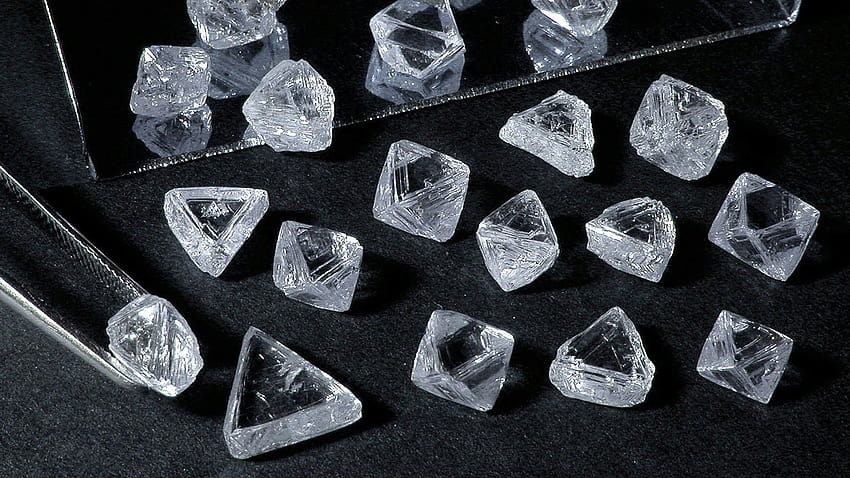De Beers sagt, dass der Diamantenmarkt vor einer „fragilen Erholung“ steht, Mineral-Front-Diamant HD-Hintergrundbild