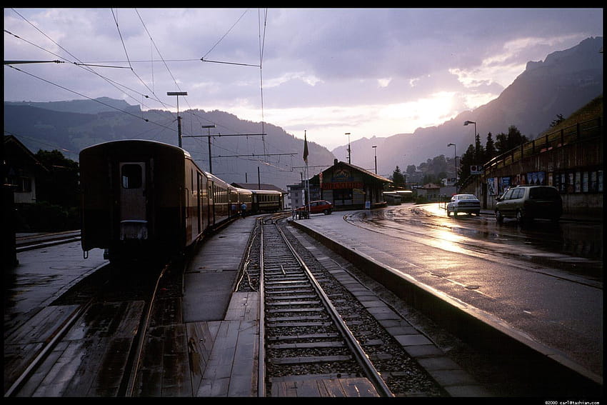 Trem Tag : Estação de Trem de Grindelwald Blue Sky Sunsets, trem montanhas papel de parede HD