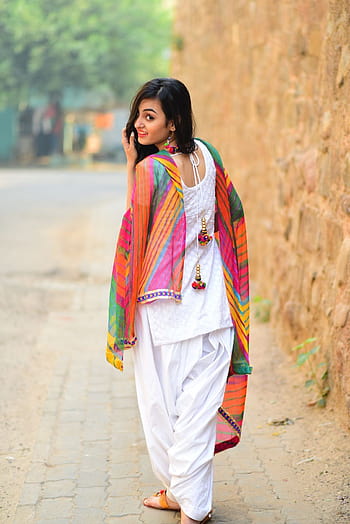 Dupatta, Banarasi Style | Vogue India | Vogue Closet