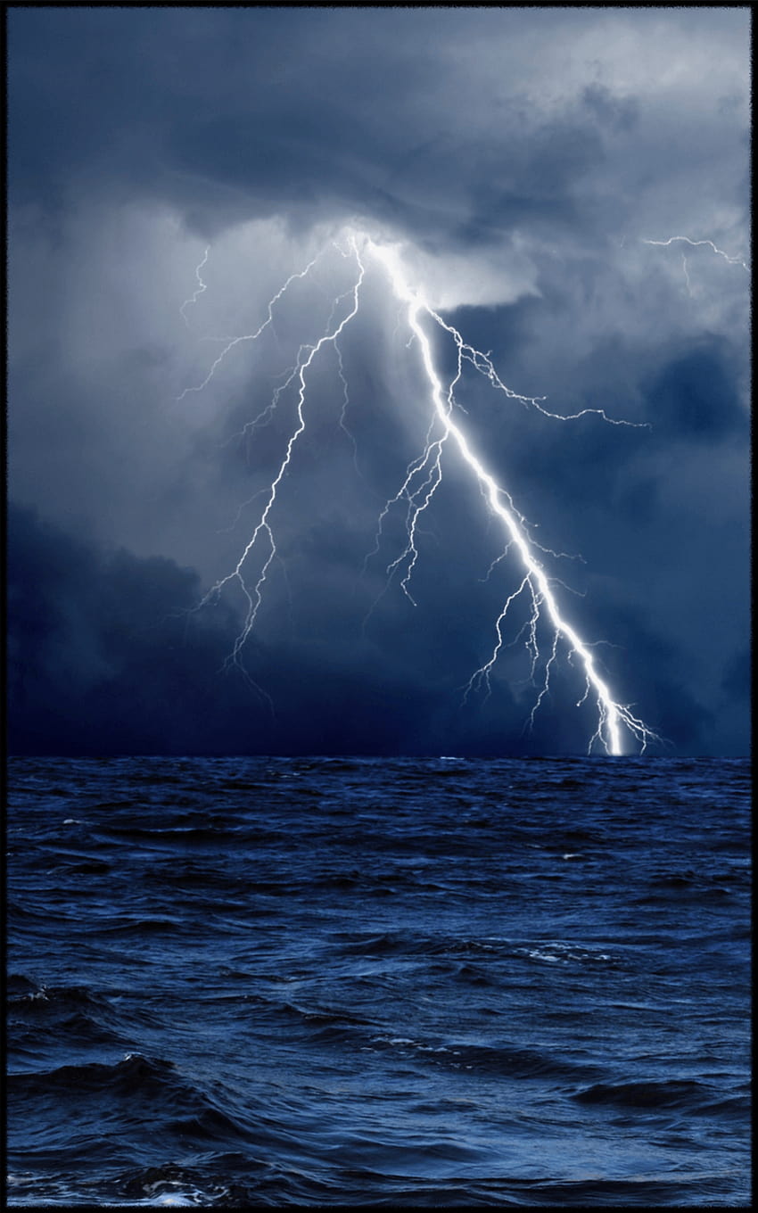 Awesome Lightning/Thunderstorm above Sea Mobile Phone, lightning phone HD phone wallpaper