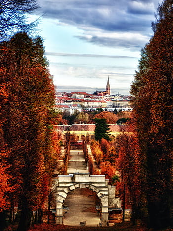 Autumn foliage, Schoenbrunn Palace, Vienna, Austria - Bing Wallpapers -  Sonu Rai