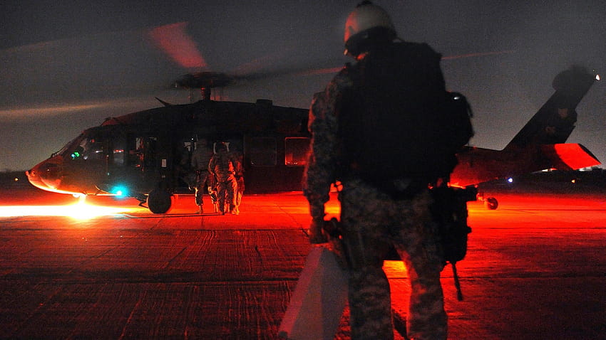 Хеликоптер на американските специални сили през нощта, хеликоптер на военновъздушните сили HD тапет