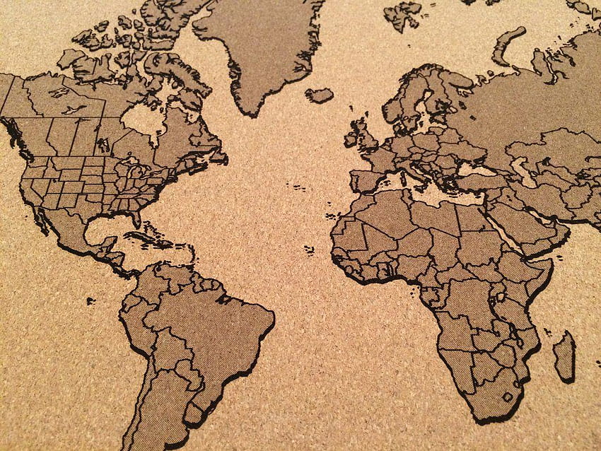 Карта на света за пътуване с гравирано корково щифтче, фон на карта за пътуване HD тапет