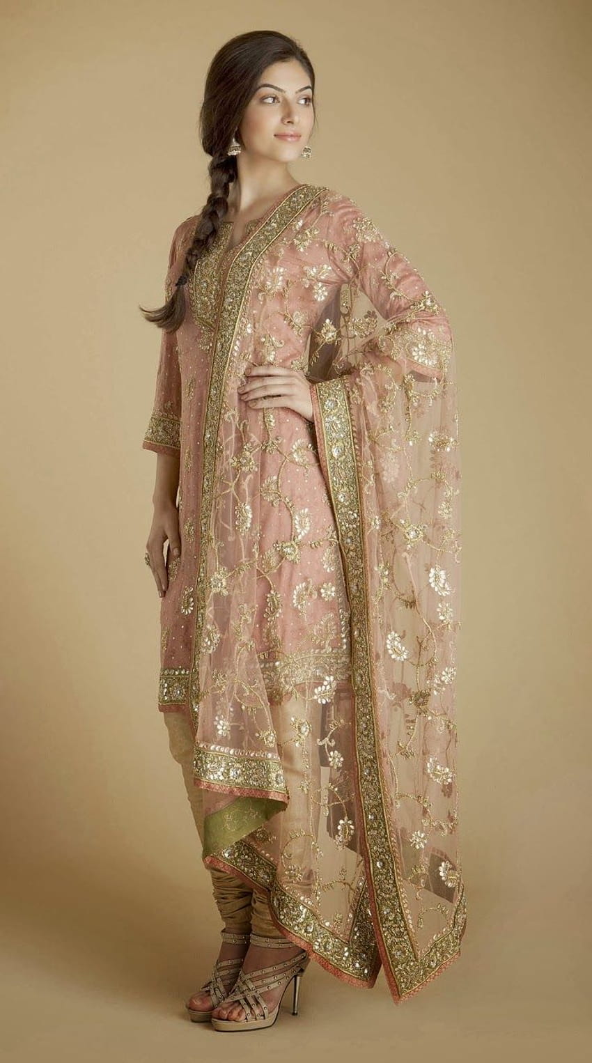 Los mejores diseños de cuello de trajes de mujer – + Últimos diseños de cuello de Kurti para traje Salwar, trajes de mujer y saris fondo de pantalla del teléfono